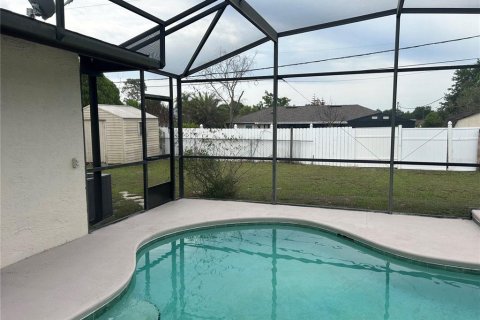 House in Deltona, Florida 3 bedrooms, 133.78 sq.m. № 2094448 - photo 24
