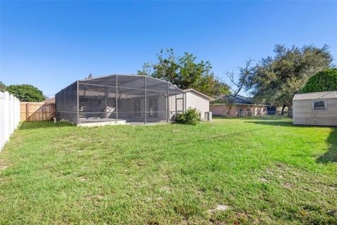 House in Deltona, Florida 3 bedrooms, 133.78 sq.m. № 2094448 - photo 23