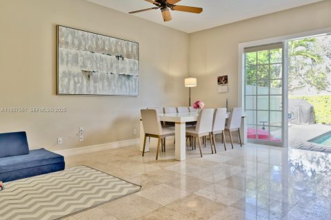 Снять в аренду виллу или дом в Форт-Лодердейл, Флорида 5 спален, 258.27м2, № 1986331 - фото 6