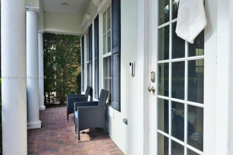 Снять в аренду виллу или дом в Форт-Лодердейл, Флорида 5 спален, 258.27м2, № 1986331 - фото 29