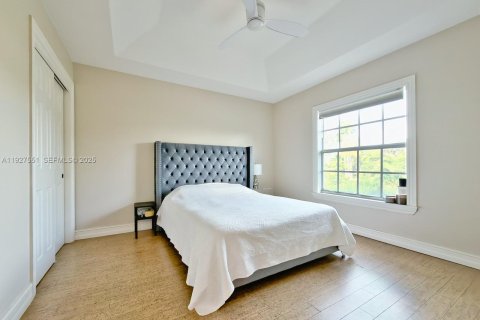 Снять в аренду виллу или дом в Форт-Лодердейл, Флорида 5 спален, 258.27м2, № 1986331 - фото 19