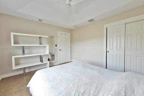 Снять в аренду виллу или дом в Форт-Лодердейл, Флорида 5 спален, 258.27м2, № 1986331 - фото 20