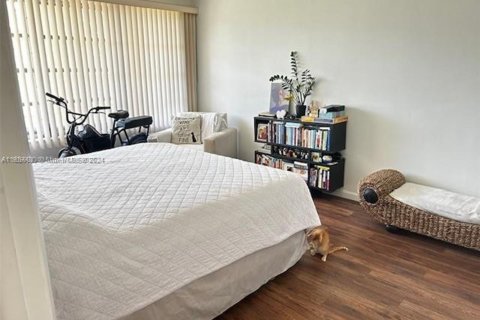 Снять в аренду кондоминиум в Халландейл-Бич, Флорида 1 спальня, 99.5м2, № 1963424 - фото 4