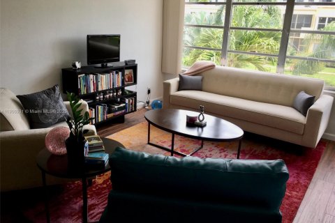 Снять в аренду кондоминиум в Халландейл-Бич, Флорида 1 спальня, 99.5м2, № 1963424 - фото 12