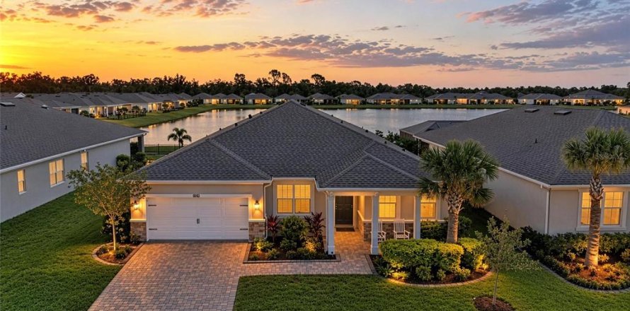 Villa ou maison à Parrish, Floride 4 chambres, 283.91 m2 № 2437244