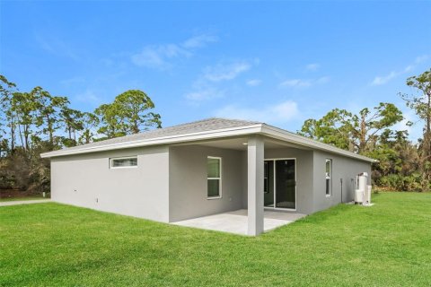 Villa ou maison à vendre à North Port, Floride: 4 chambres, 170.29 m2 № 2144409 - photo 15