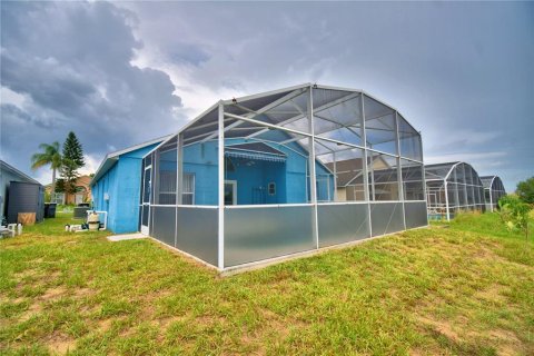 House in Davenport, Florida 4 bedrooms, 130.25 sq.m. № 1907297 - photo 4
