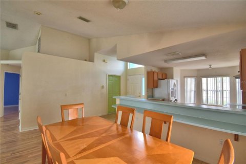 House in Davenport, Florida 4 bedrooms, 130.25 sq.m. № 1907297 - photo 8