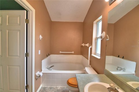 House in Davenport, Florida 4 bedrooms, 130.25 sq.m. № 1907297 - photo 21