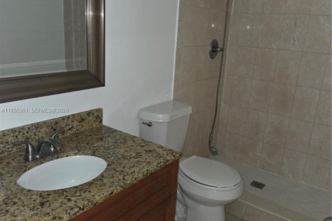 Condominio en alquiler en Hialeah, Florida, 2 dormitorios, 103.96 m2 № 2011112 - foto 14