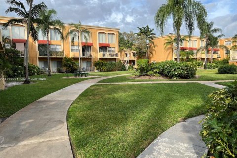 Condominio en alquiler en Hialeah, Florida, 2 dormitorios, 103.96 m2 № 2011112 - foto 26
