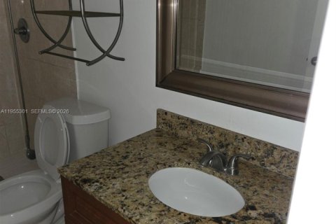 Condominio en alquiler en Hialeah, Florida, 2 dormitorios, 103.96 m2 № 2011112 - foto 15