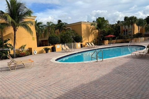 Condominio en alquiler en Hialeah, Florida, 2 dormitorios, 103.96 m2 № 2011112 - foto 27