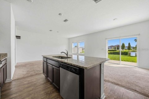 Villa ou maison à louer à Lakeland, Floride: 4 chambres, 205.13 m2 № 2404984 - photo 4