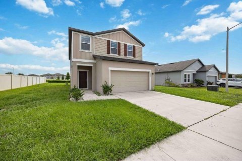 Villa ou maison à louer à Lakeland, Floride: 4 chambres, 205.13 m2 № 2404984 - photo 2