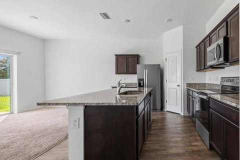 Villa ou maison à louer à Lakeland, Floride: 4 chambres, 205.13 m2 № 2404984 - photo 6