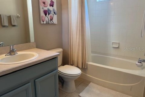 Townhouse in Davenport, Florida 2 bedrooms, 121.98 sq.m. № 2233843 - photo 15