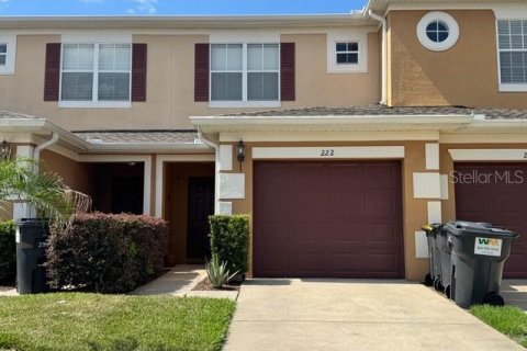 Townhouse in Davenport, Florida 2 bedrooms, 121.98 sq.m. № 2233843