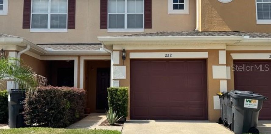 Townhouse in Davenport, Florida 2 bedrooms, 121.98 sq.m. № 2233843