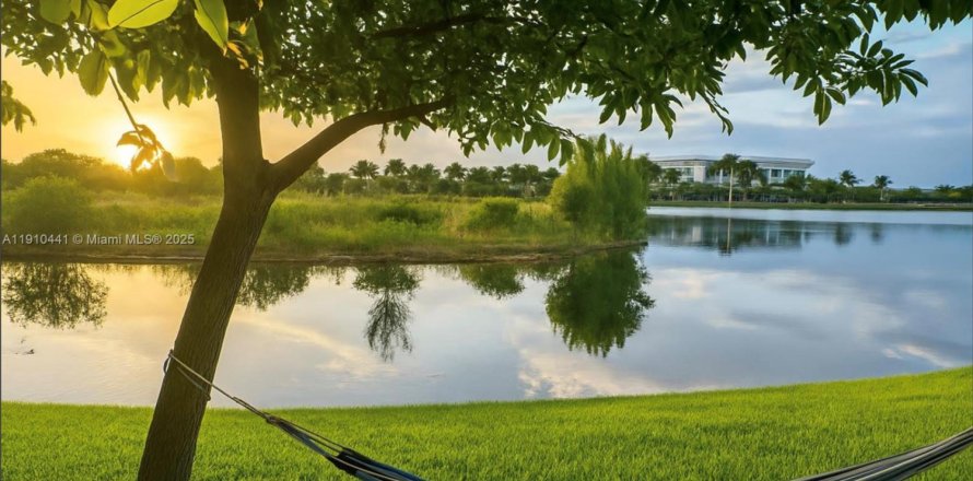 Touwnhouse à Pembroke Pines, Floride 2 chambres, 128.11 m2 № 1966598