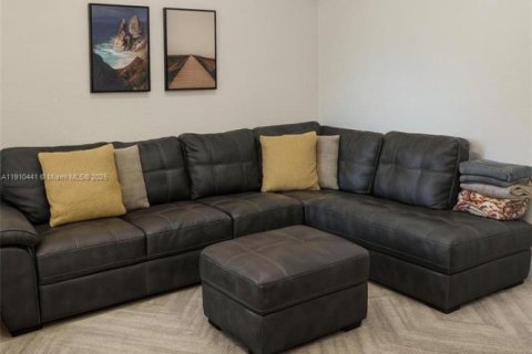 Touwnhouse à louer à Pembroke Pines, Floride: 2 chambres, 128.11 m2 № 1966598 - photo 3