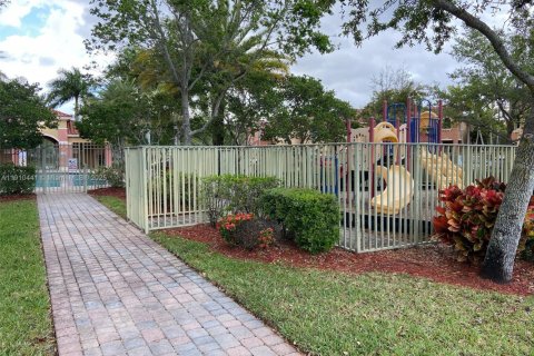 Touwnhouse à louer à Pembroke Pines, Floride: 2 chambres, 128.11 m2 № 1966598 - photo 17