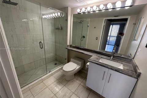 Condo in Aventura, Florida, 2 bedrooms  № 1972189 - photo 16