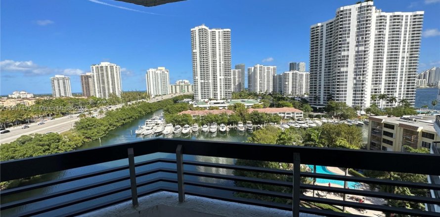 Condo in Aventura, Florida, 2 bedrooms  № 1972189