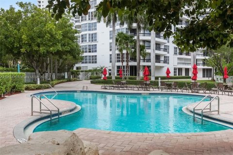 Condo in Aventura, Florida, 2 bedrooms  № 1972189 - photo 23