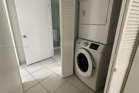 Condo in Aventura, Florida, 2 bedrooms  № 1972189 - photo 19