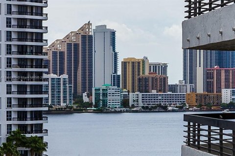 Condo in Aventura, Florida, 2 bedrooms  № 1972189 - photo 20