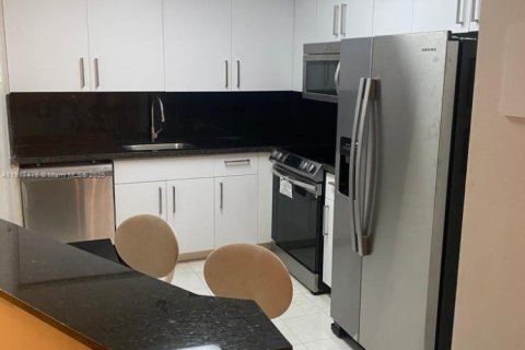 Condo in Aventura, Florida, 2 bedrooms  № 1972189 - photo 4