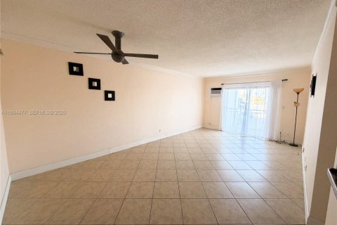 Condo in Fort Lauderdale, Florida, 1 bedroom № 2249371 - photo 3