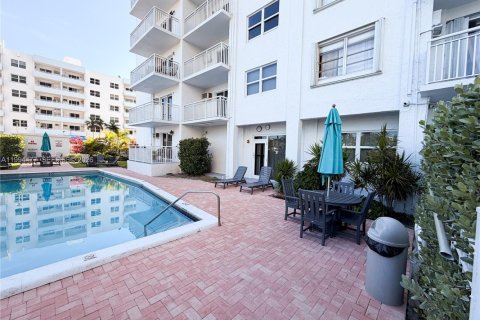 Condo in Fort Lauderdale, Florida, 1 bedroom № 2249371 - photo 19