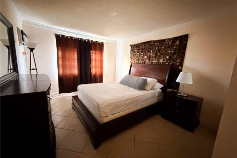 Condo in Fort Lauderdale, Florida, 1 bedroom № 2249371 - photo 8