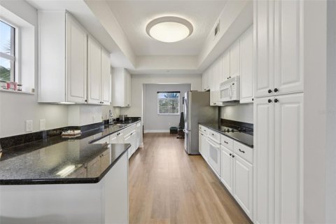 Купить кондоминиум в Сент-Питерсберг, Флорида 5 комнат, 187.01м2, № 2330025 - фото 16