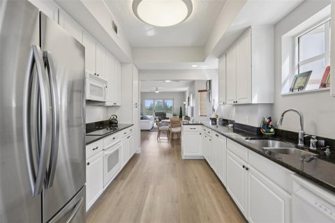 Купить кондоминиум в Сент-Питерсберг, Флорида 5 комнат, 187.01м2, № 2330025 - фото 18