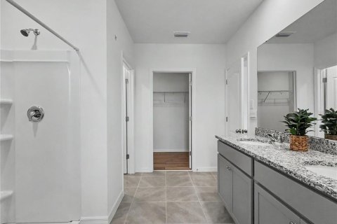 House in Davenport, Florida 5 bedrooms, 250.46 sq.m. № 2219085 - photo 30