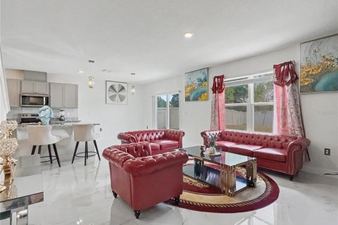 House in Davenport, Florida 5 bedrooms, 250.46 sq.m. № 2219085 - photo 19