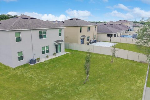 House in Davenport, Florida 5 bedrooms, 250.46 sq.m. № 2219085 - photo 4