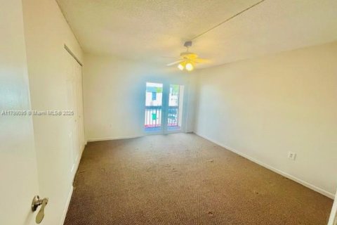 Townhouse in Davie, Florida 2 bedrooms, 95.22 sq.m. № 1712690 - photo 20