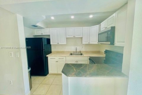 Townhouse in Davie, Florida 2 bedrooms, 95.22 sq.m. № 1712690 - photo 11