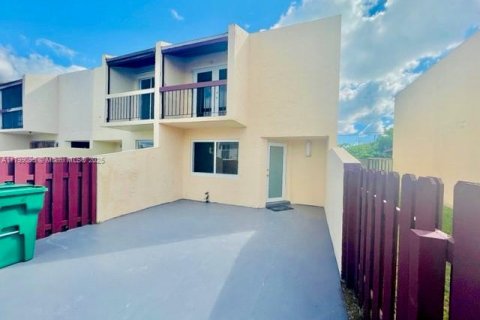 Townhouse in Davie, Florida 2 bedrooms, 95.22 sq.m. № 1712690 - photo 5