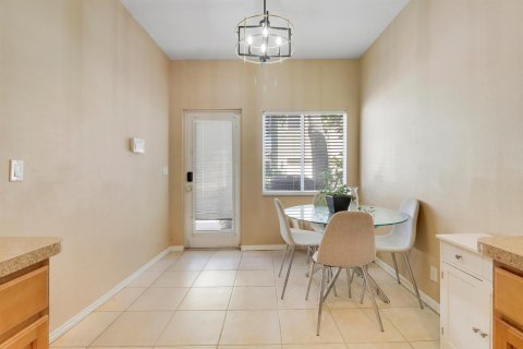 Adosado en venta en Port St. Lucie, Florida, 2 dormitorios, 125.42 m2 № 2078349 - foto 13