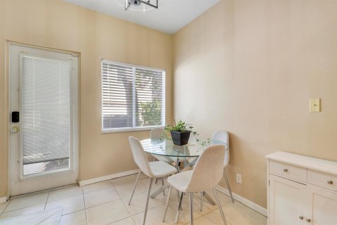 Adosado en venta en Port St. Lucie, Florida, 2 dormitorios, 125.42 m2 № 2078349 - foto 14