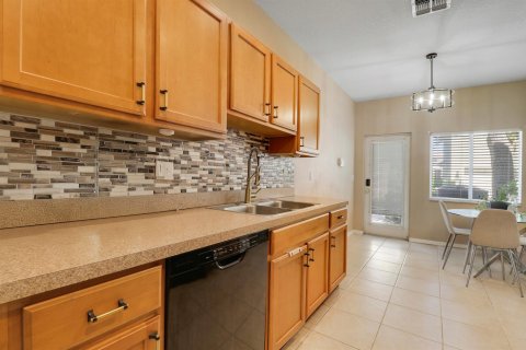 Adosado en venta en Port St. Lucie, Florida, 2 dormitorios, 125.42 m2 № 2078349 - foto 11