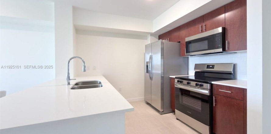 Квартира в Суитуотер, Флорида 3 спальни, 479.75м2 № 1987129