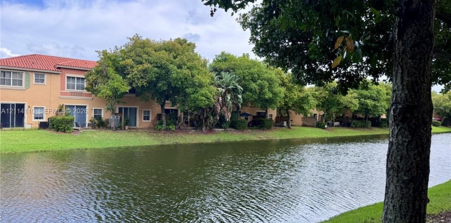 Condo à Dania Beach, Floride, 2 chambres  № 2439371
