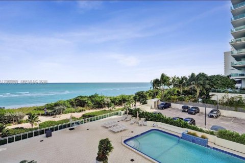Condo in Miami Beach, Florida, 1 bedroom № 2365599 - photo 7