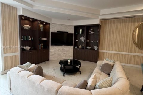 Condo in Miami Beach, Florida, 1 bedroom № 2365599 - photo 26